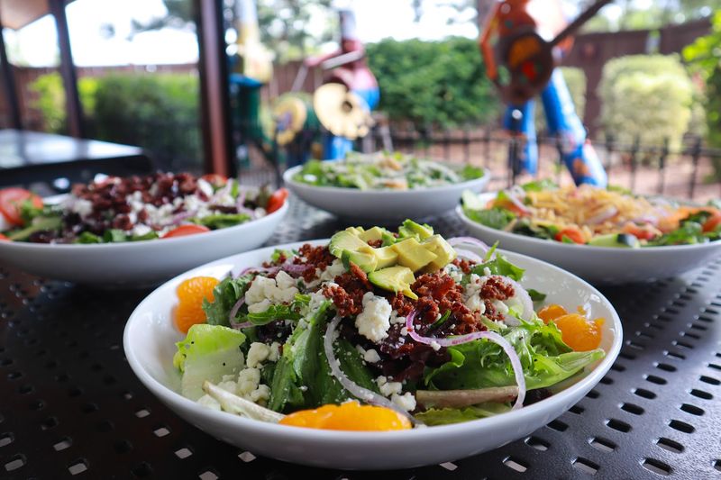 Fresh Salads That Steal the Spotlight Fresh Salads That Steal the Spotlight