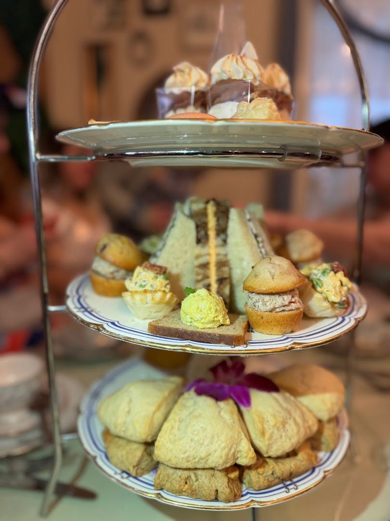 Fresh Scones and the Joy of Proper Toppings