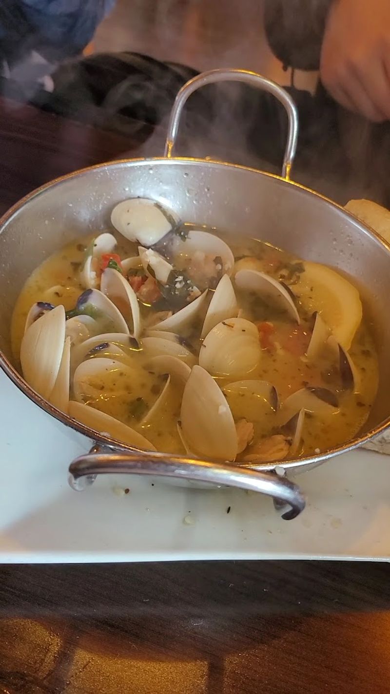 Fresh Seafood Dishes Rooted in Coastal Oregon Fresh Seafood Dishes Rooted in Coastal Oregon