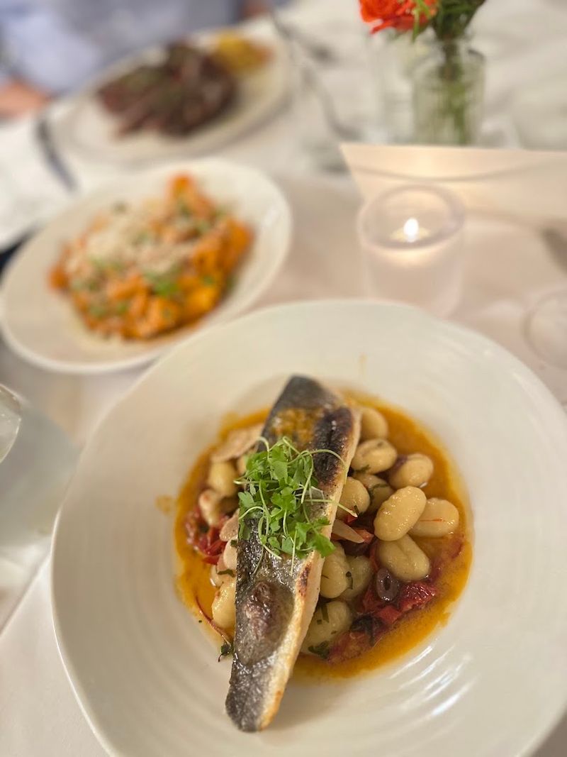 Fresh Seafood That Holds Its Own Against the Steaks Fresh Seafood That Holds Its Own Against the Steaks