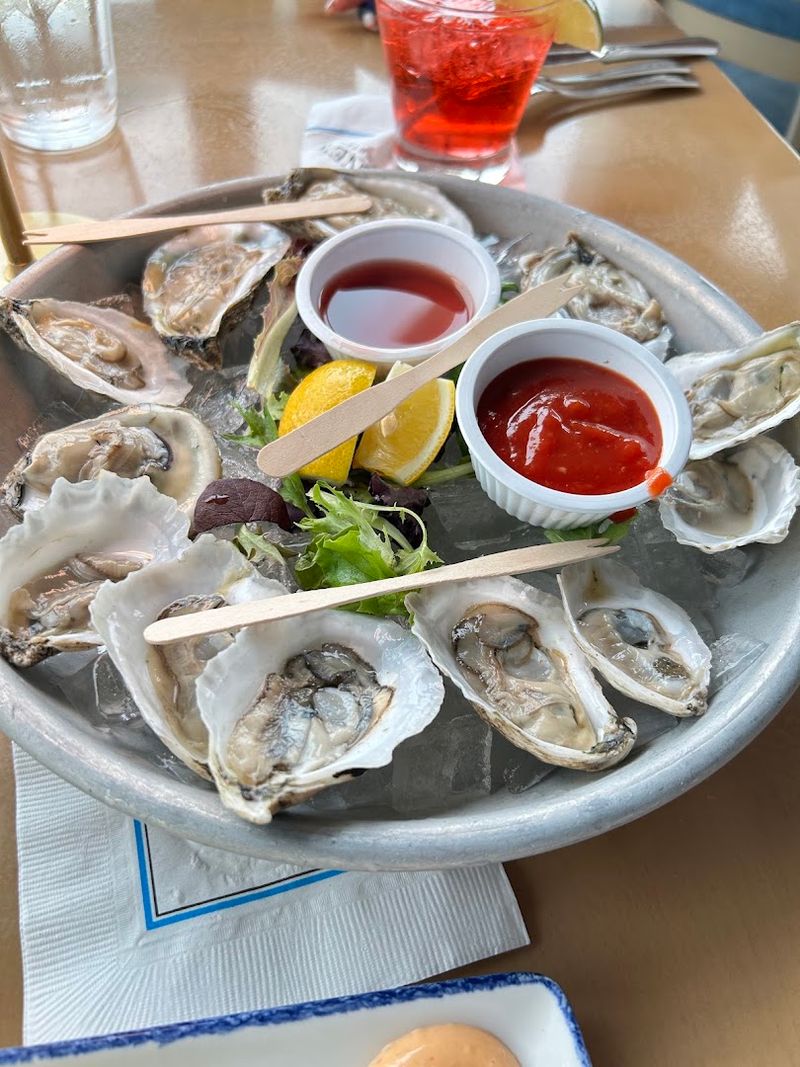 Fresh Seafood That Honors the Coastal Setting