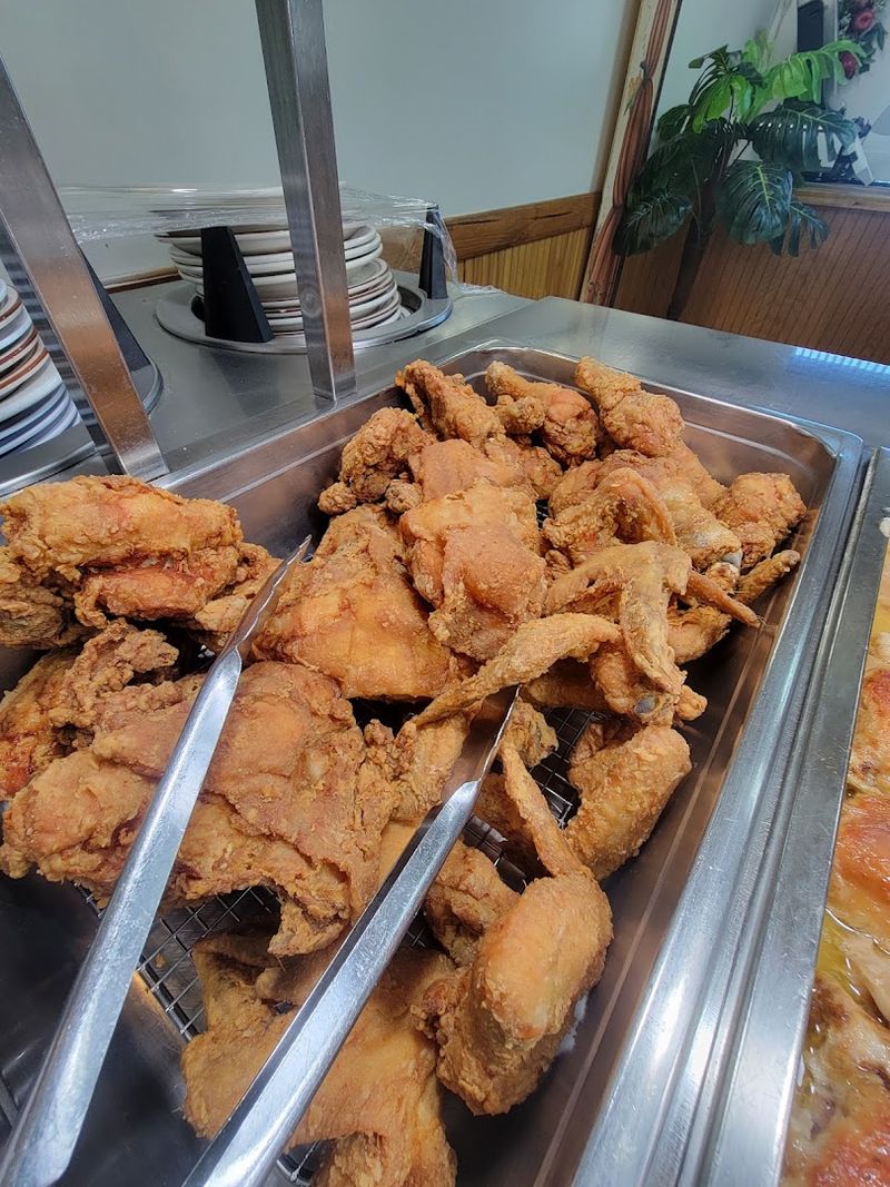Fried Chicken That People Drive Hours to Eat Fried Chicken That People Drive Hours to Eat