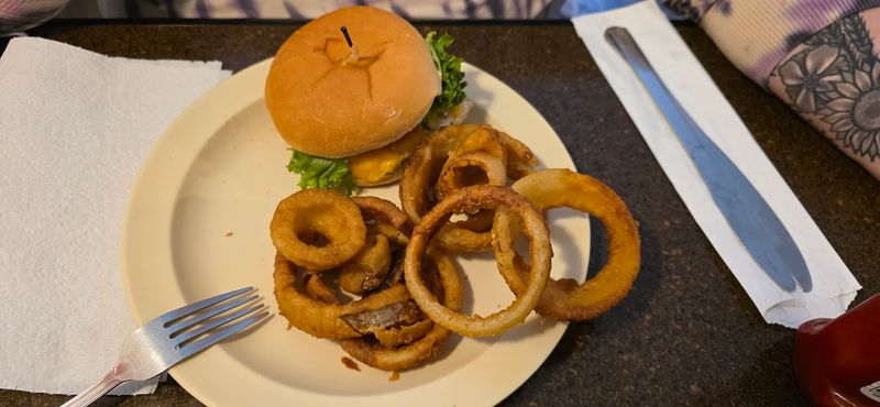 Friendly Service That Makes Every Guest Feel Like a Regular Friendly Service That Makes Every Guest Feel Like a Regular