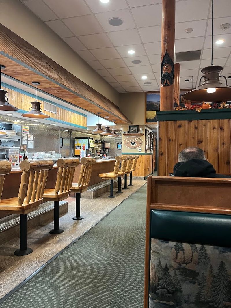 Friendly and Attentive Staff That Regulars Keep Praising Friendly and Attentive Staff That Regulars Keep Praising