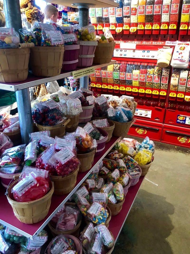 Fudge, Popcorn, and the Snacks in Between Fudge, Popcorn, and the Snacks in Between