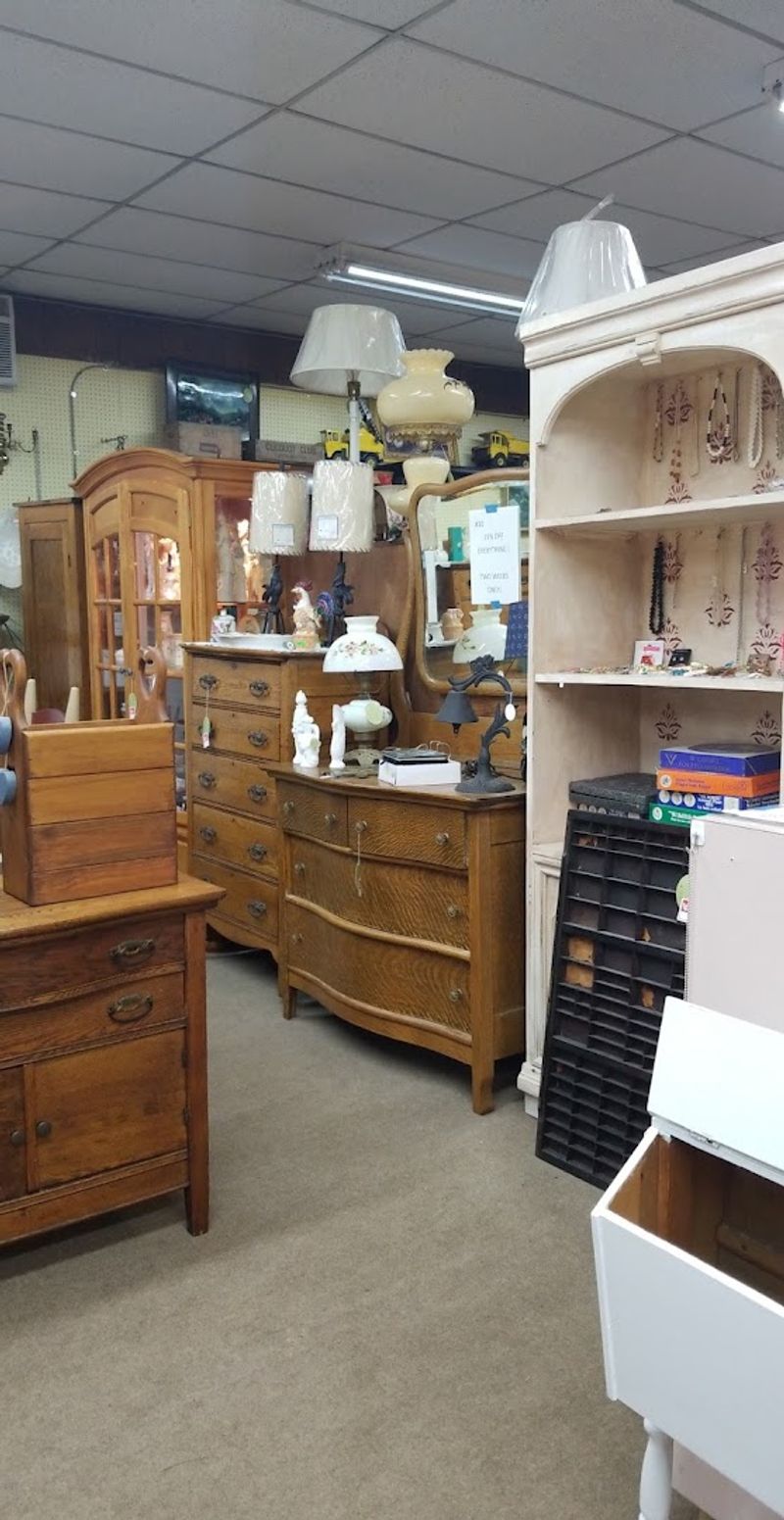 Furniture With Character and History in Every Grain Furniture With Character and History in Every Grain