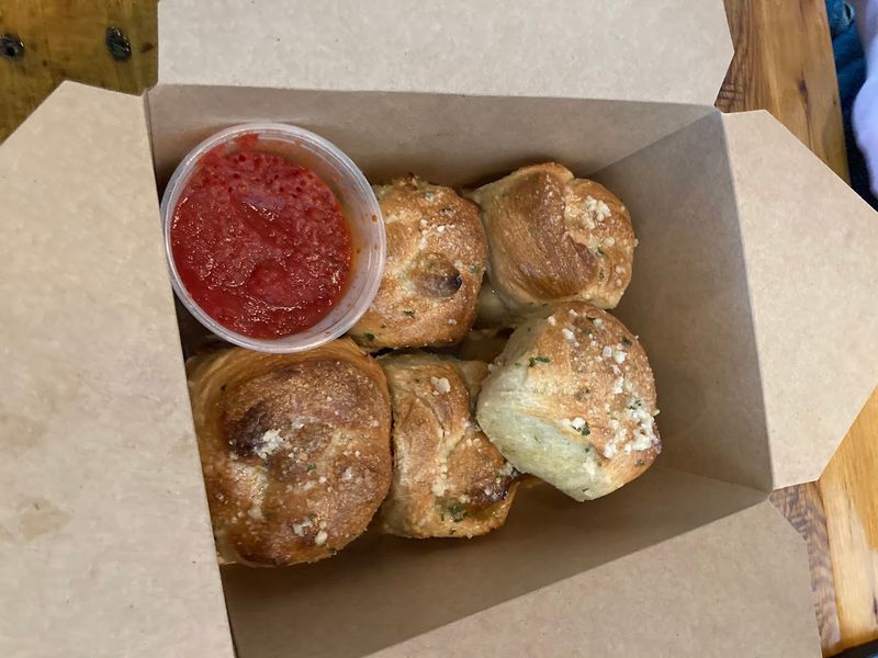 Garlic Knots That Deserve Their Own Fan Club