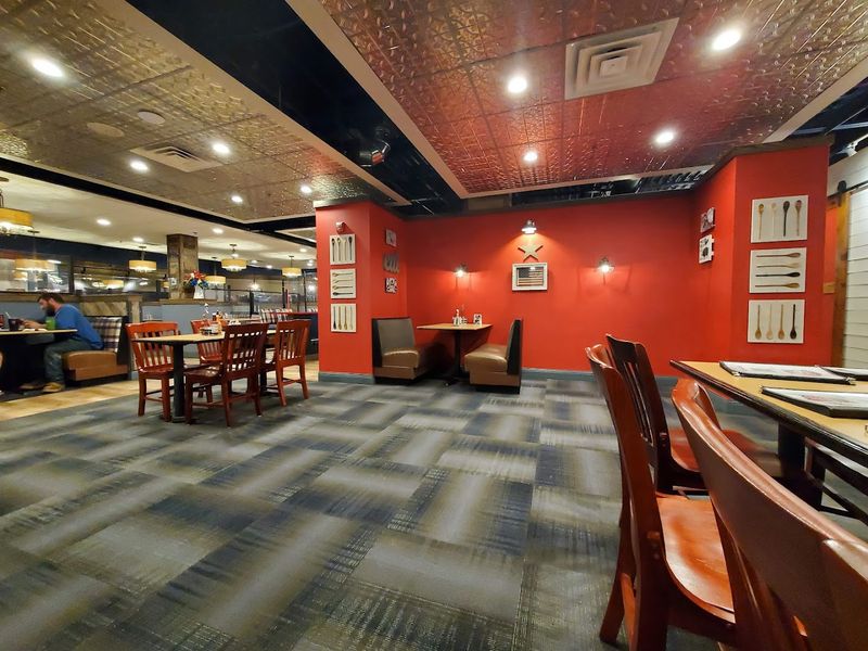 Gingham's Homestyle Restaurant in St. Charles Keeps the Glaze Flowing Around the Clock Gingham's Homestyle Restaurant in St. Charles Keeps the Glaze Flowing Around the Clock