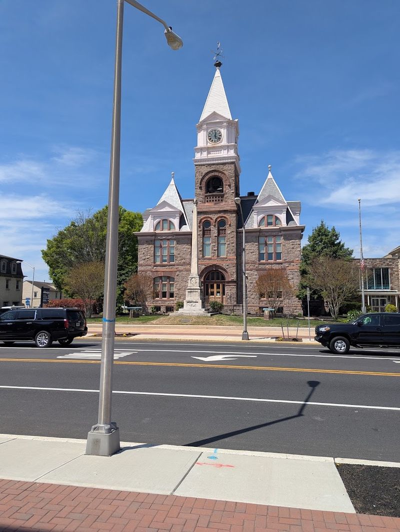 Gloucester County Courthouse Square, The Walled Colonial Green