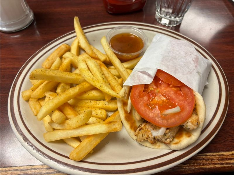 Gyros That Turn First-Timers Into Regulars