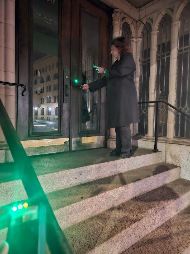 Hands-On Paranormal Investigation With Real Equipment Hands-On Paranormal Investigation With Real Equipment