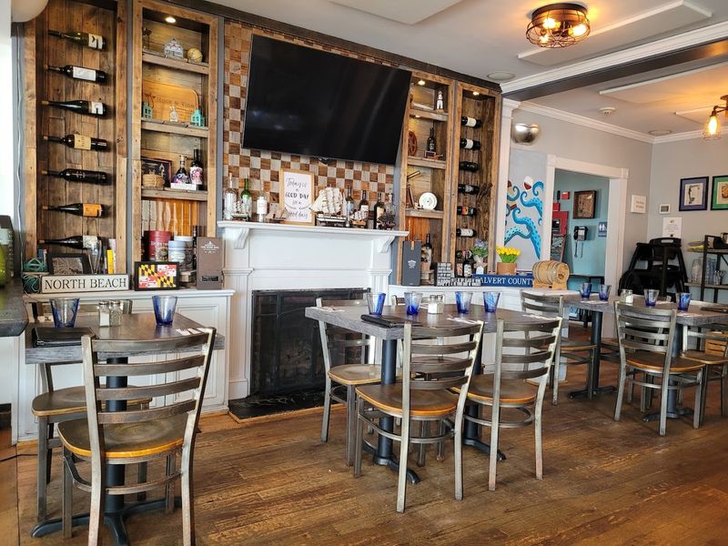 Hook and Vine Kitchen, a Coastal Meal Worth Planning Around