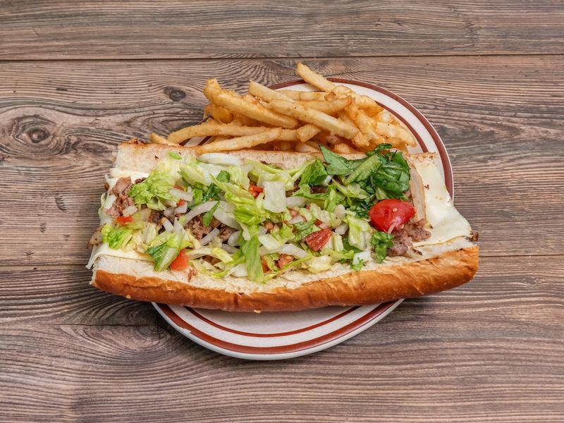 Hot Dogs and Cheesesteaks for the Lunch Crowd Hot Dogs and Cheesesteaks for the Lunch Crowd