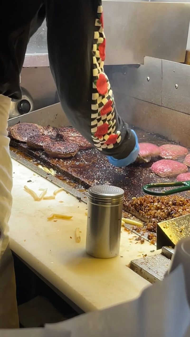 How the Jucy Lucy Is Actually Made How the Jucy Lucy Is Actually Made