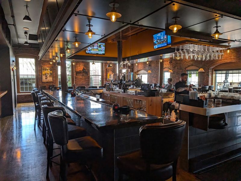 Industrial-Chic Interiors That Actually Deliver on the Vibe