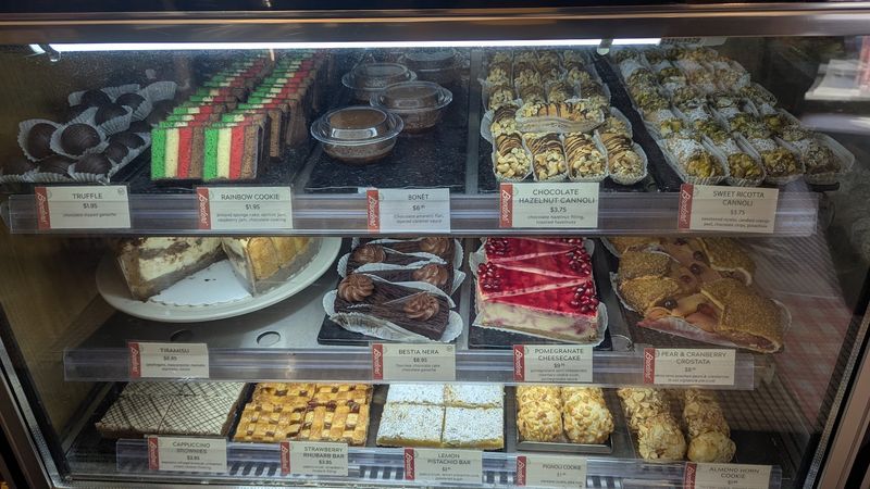 Italian Bakery Goods and Cookies That Steal the Show Italian Bakery Goods and Cookies That Steal the Show