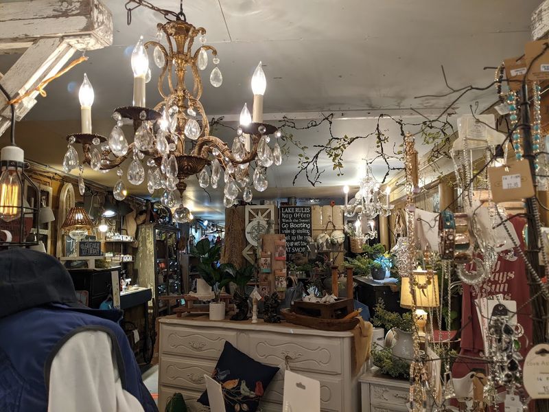 Jewelry and Accessories Worth a Slow Look Jewelry and Accessories Worth a Slow Look