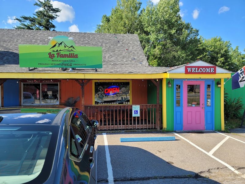 La Familia Mexican Bar and Grill (Plymouth)