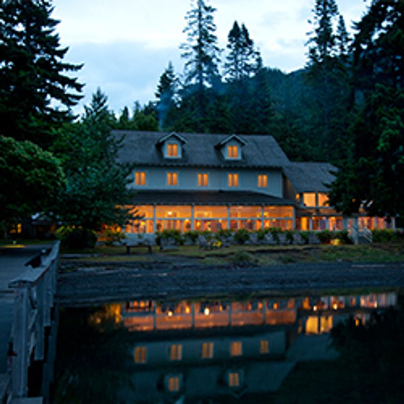 Lake Crescent Lodge and Where to Base Yourself