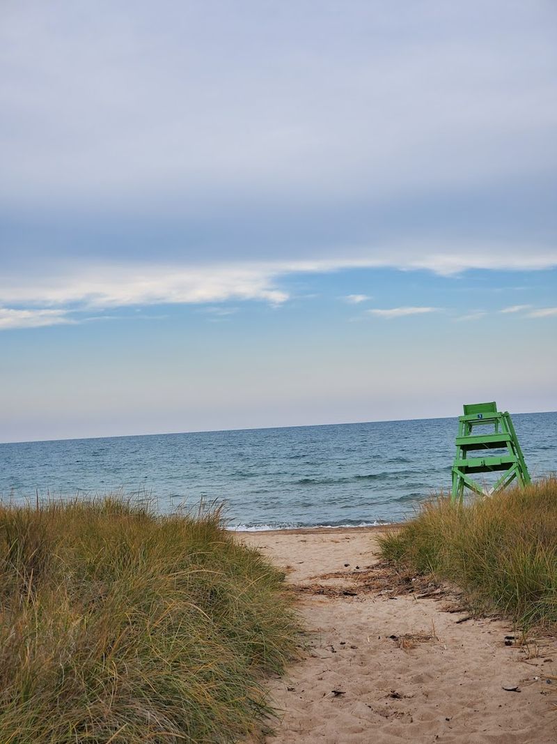 Lake Street Beach, Gary (near Indiana Dunes) Lake Street Beach, Gary (near Indiana Dunes)