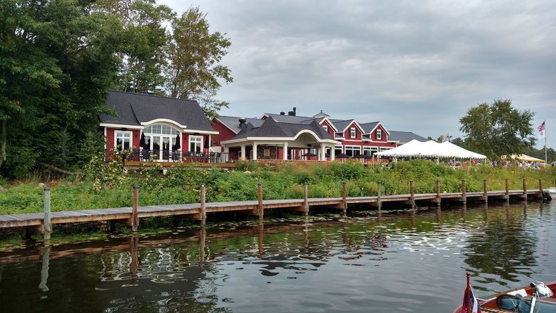 Lake Views That Enhance Every Meal