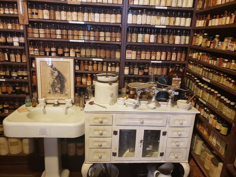 Leech Jars And Other Curiosities Leech Jars And Other Curiosities