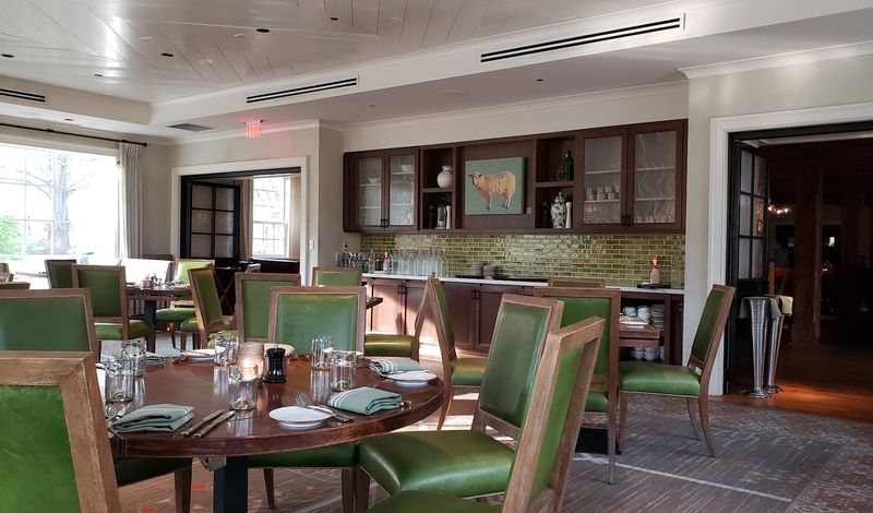 Live Acoustic Music Evenings That Turn Dinner Into an Experience Live Acoustic Music Evenings That Turn Dinner Into an Experience
