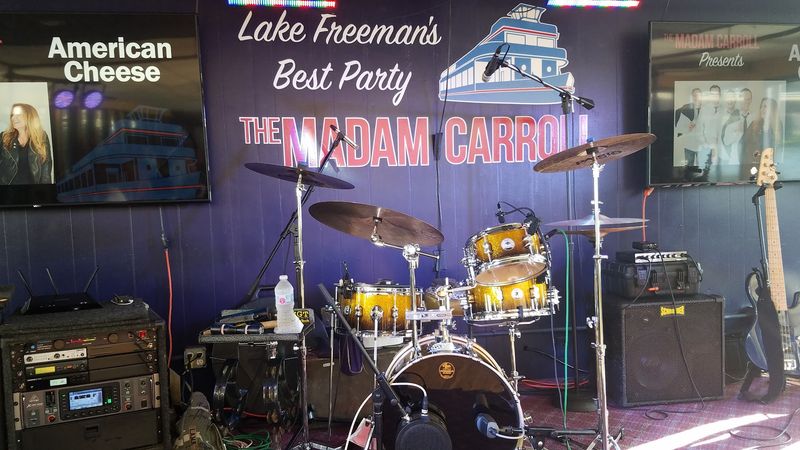 Live Entertainment That Keeps the Energy Going All Night