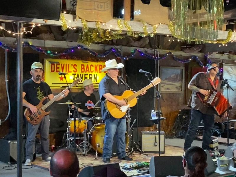 Live Music Under an Open Texas Sky Live Music Under an Open Texas Sky