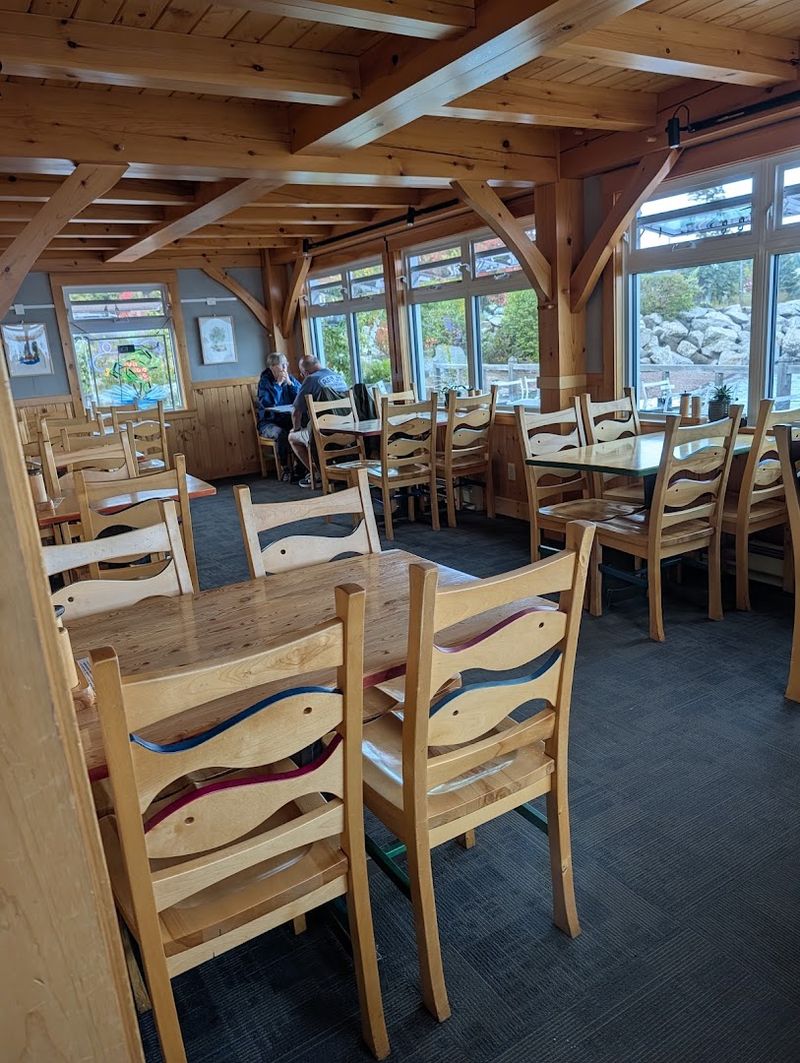 Locally Sourced Art That Turns Dining Into a Gallery Visit