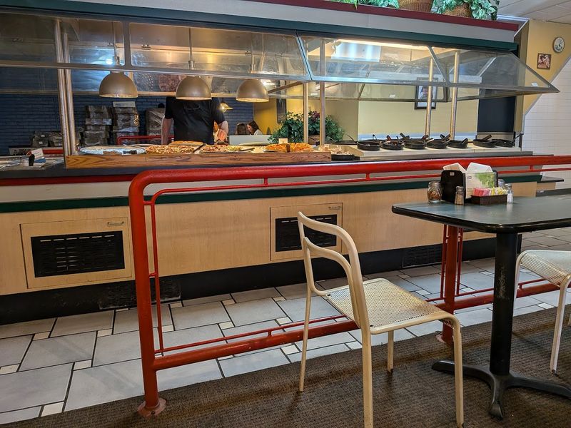 Luigi's Pizza Is the Strip Mall Gem Oklahoma City Deserves