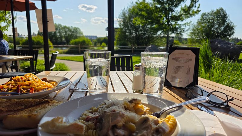Lunch Specials Worth Planning Around