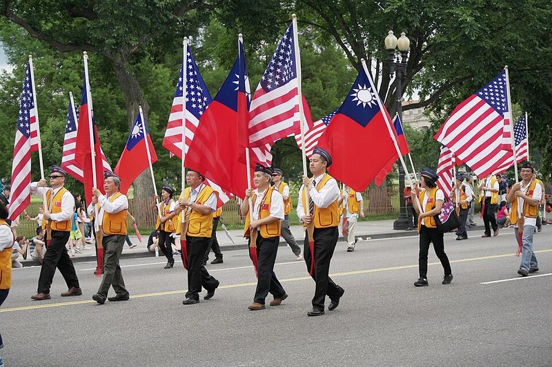 Marching Bands That Shake the Sidewalks Marching Bands That Shake the Sidewalks