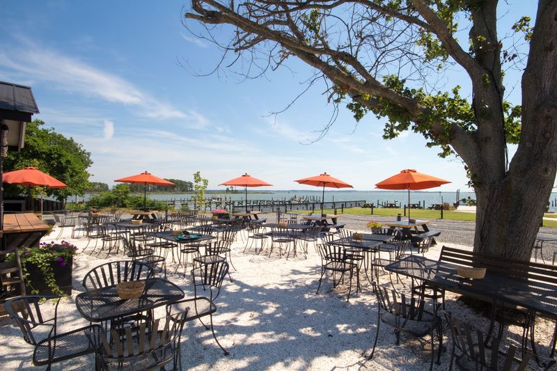 Merroir Delivers Freshness Right on the River