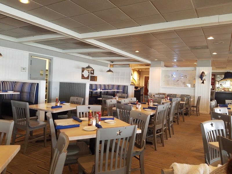 Monument Inn, La Porte