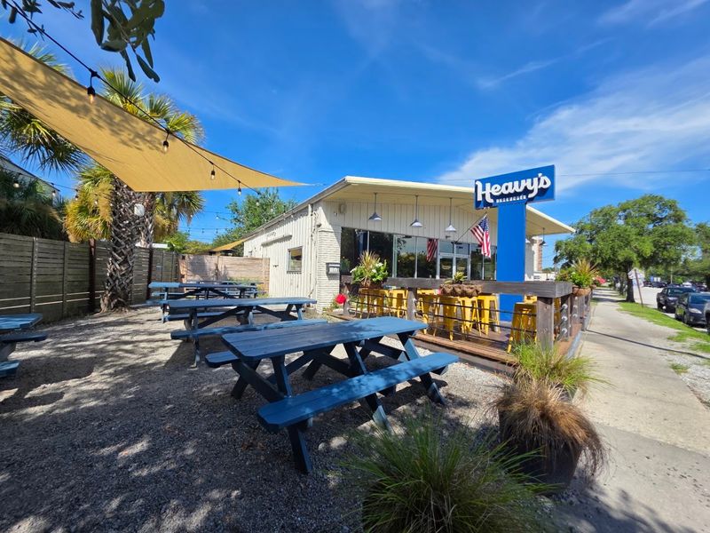 No Sign, No Problem, Finding Heavy's Barburger