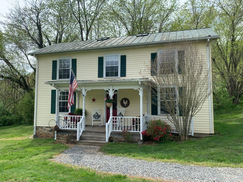 Orchard House B&B (Lovingston) Orchard House B&B (Lovingston)