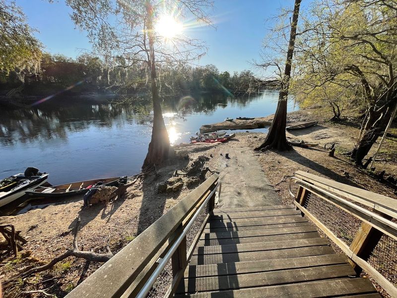 Paddling the Suwannee River Wilderness Trail Paddling the Suwannee River Wilderness Trail