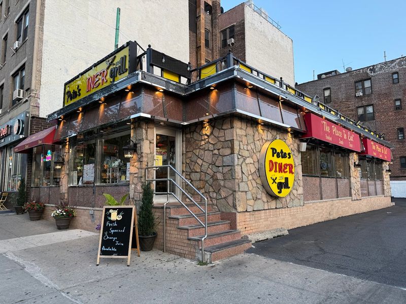 Pete's Grille