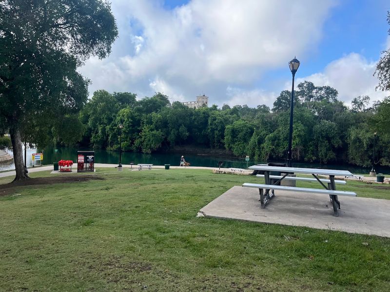 Picnic Areas Perfect for a Laid-Back Afternoon Picnic Areas Perfect for a Laid-Back Afternoon