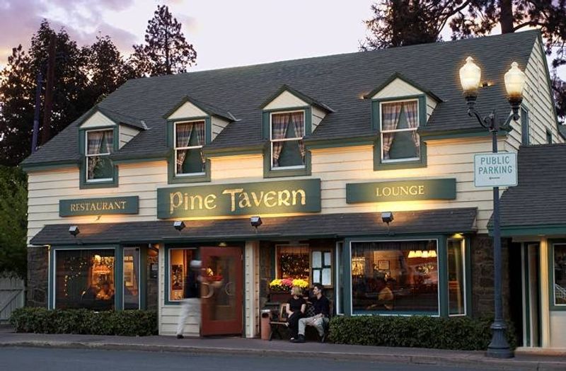 Pine Tavern Restaurant, Bend