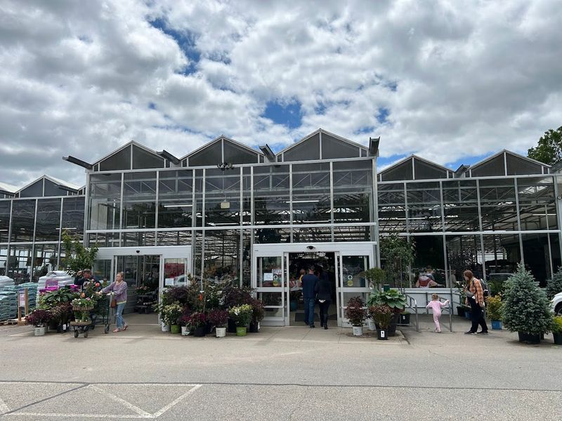 Plan Your Visit to Wentworth Greenhouses in Rollinsford