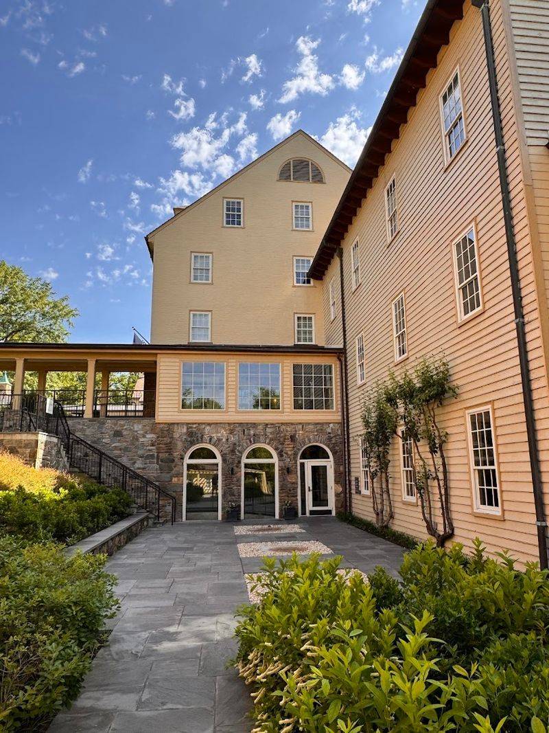 Planning Your Visit to 200 Ednam Drive in Charlottesville Planning Your Visit to 200 Ednam Drive in Charlottesville