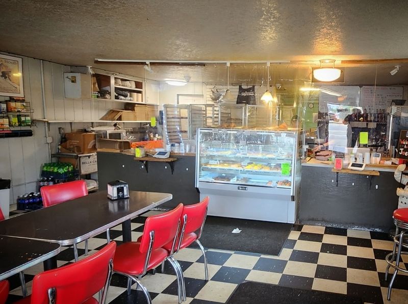 Planning Your Visit to Joe's Donut Shop in Sandy, Oregon Planning Your Visit to Joe's Donut Shop in Sandy, Oregon