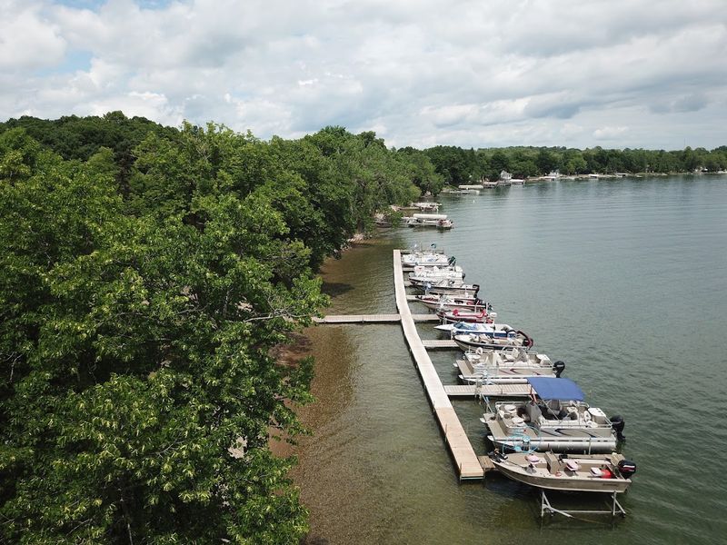 Pontoon Boat Rentals on the Lake Pontoon Boat Rentals on the Lake