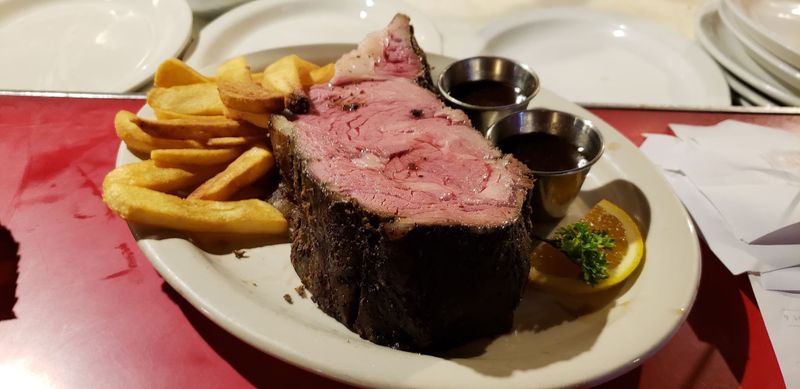Prime Rib and Ribeye: The Stars of the Menu