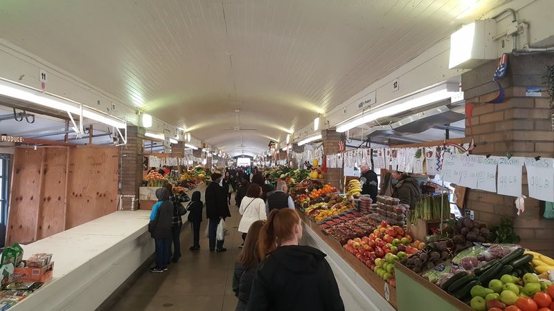 Produce Stalls That Pull You Sideways