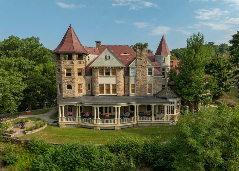 Queen Anne Architecture Worth Every Slow Stroll