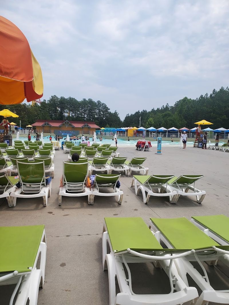 Relaxing in Style with Poolside Cabanas Relaxing in Style with Poolside Cabanas