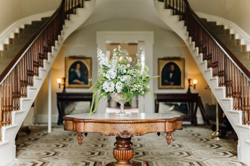 Retreat to Refined Comfort Retreat to Refined Comfort